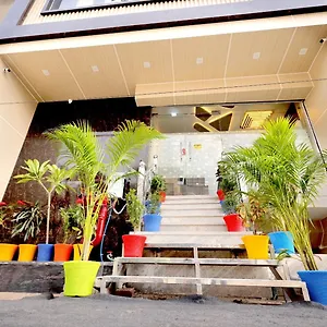https://vishal-palace.agrahotelsindia.net